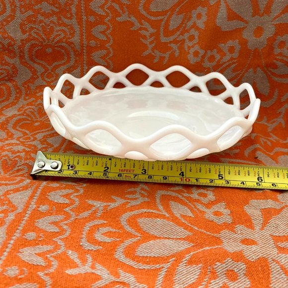 IMPERIAL GLASS  — Sugar Cane Pattern Bowl - Picture 2 of 4